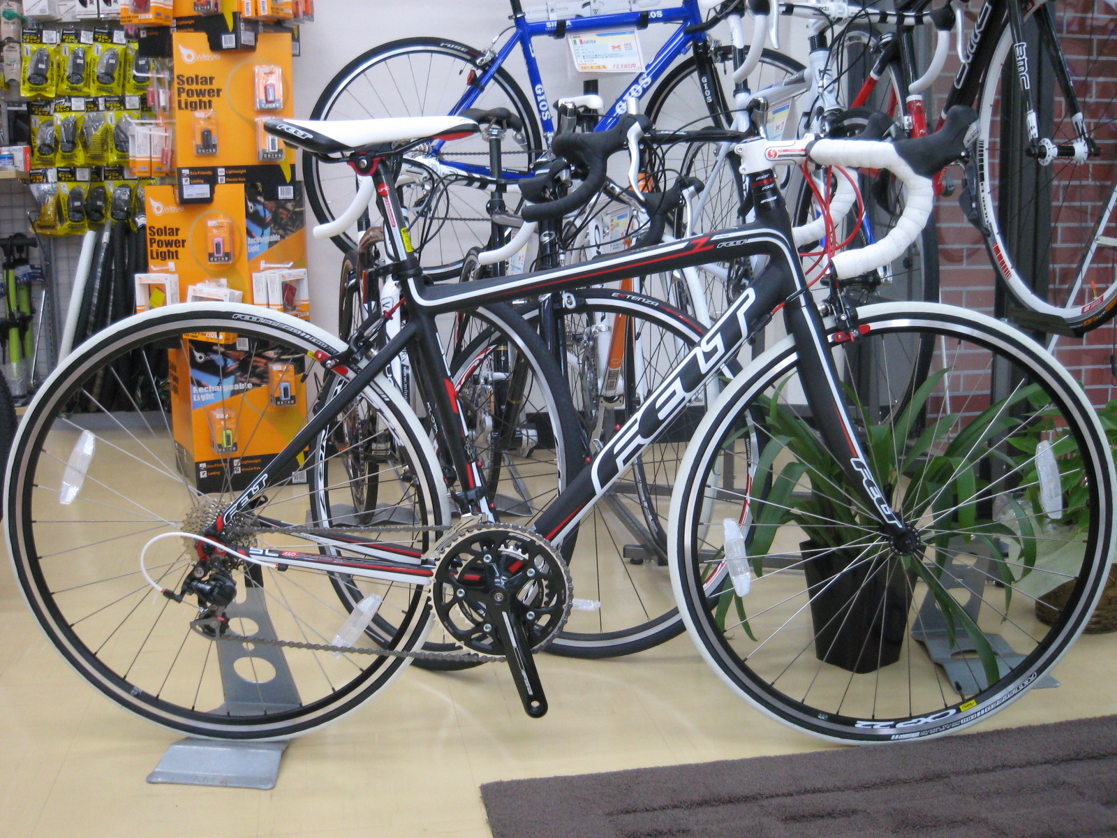 FELT Z85の2011年モデルが入荷しました | 自転車のことならサイクル ...
